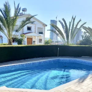 4 Bedroom Villa for Rent in Agios Tychonas, Limassol District