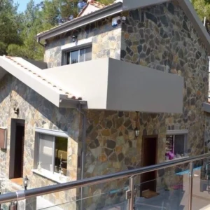 4 Bedroom House for Rent in Moniatis, Limassol District