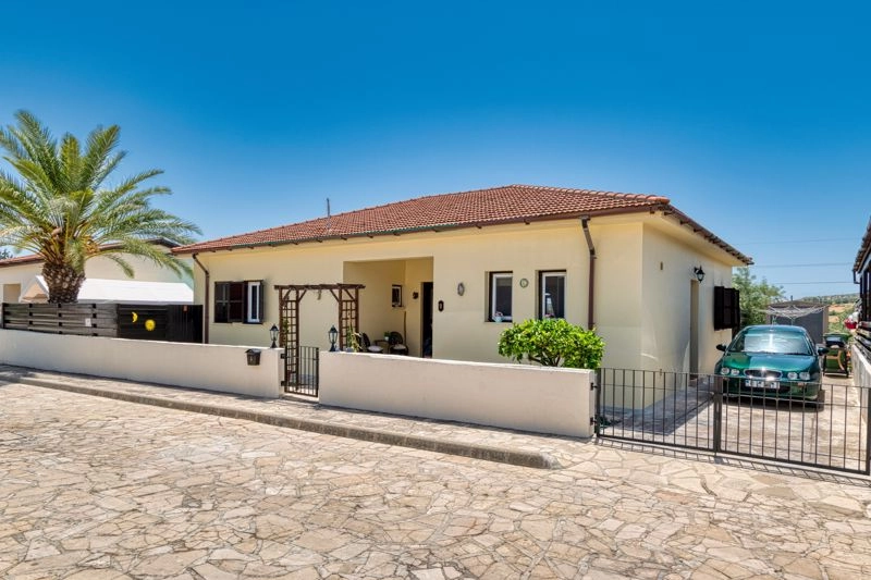 3 Bedroom House for Sale in Skarinou, Larnaca District