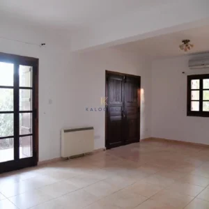 5 Bedroom House for Sale in Oroklini, Larnaca District