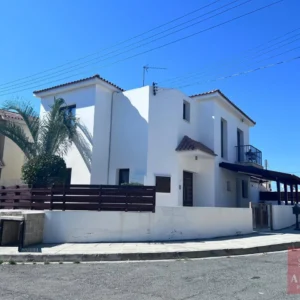 4 Bedroom House for Sale in Aradippou, Larnaca District