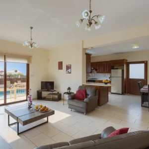 4 Bedroom House for Rent in Peyia, Paphos District