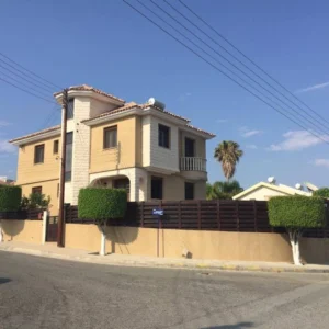 4 Bedroom House for Sale in Parekklisia, Limassol District