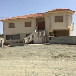 4 Bedroom House for Sale in Kellaki, Limassol District