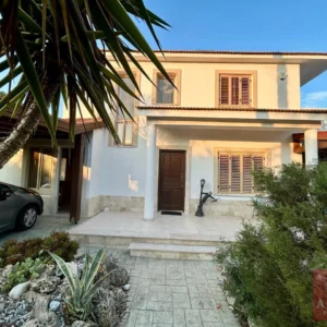 4 Bedroom House for Sale in Pervolia Larnacas