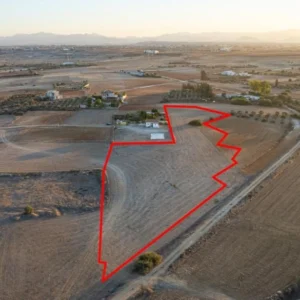 8,411m² Plot for Sale in Palaiometocho, Nicosia District