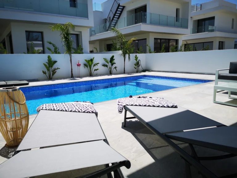 Cheap Houses and Villas for Sale Larnaca up to 700000 euro