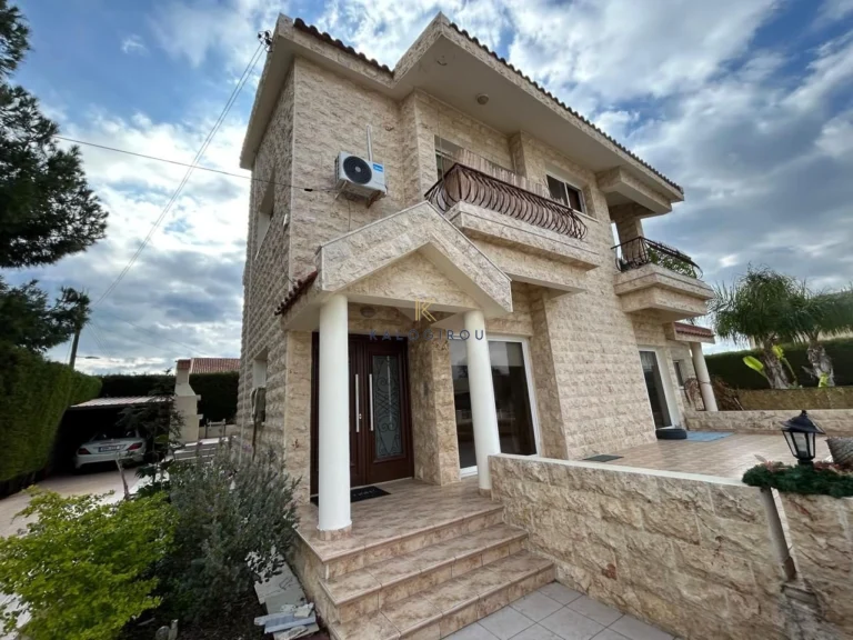 Cheap Houses and Villas for Sale Larnaca up to 500000 euro