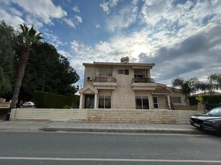 Cheap Houses and Villas for Sale Larnaca up to 500000 euro