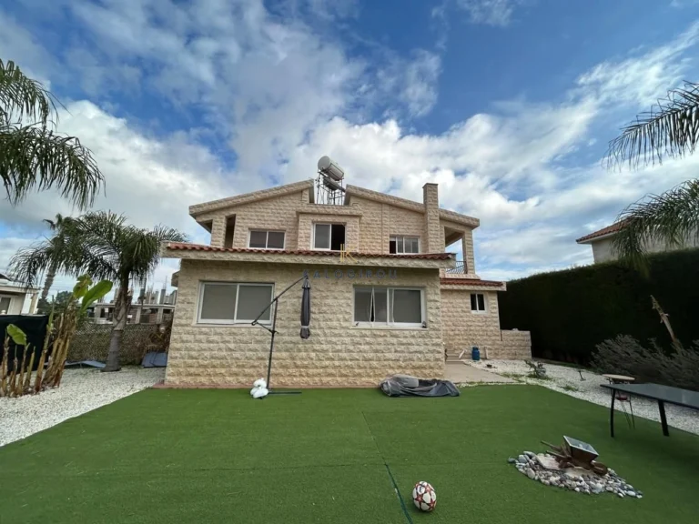 Cheap Houses and Villas for Sale Larnaca up to 500000 euro