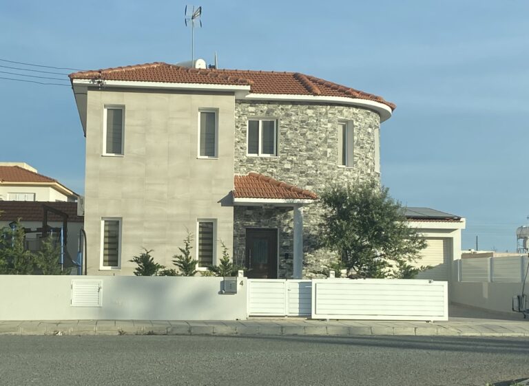 Cheap Houses and Villas for Sale Larnaca up to 500000 euro