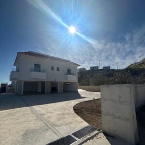 4 Bedroom House for Rent in Episkopi Lemesou, Paphos District