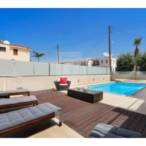 6+ Bedroom House for Sale in Kato Paphos