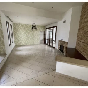 5 Bedroom House for Sale in Aradippou, Larnaca District