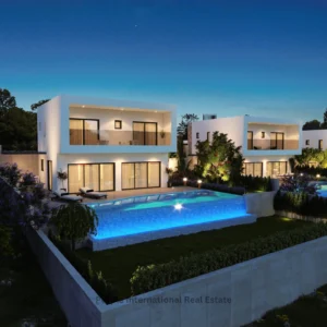 4 Bedroom House for Sale in Peyia, Paphos District