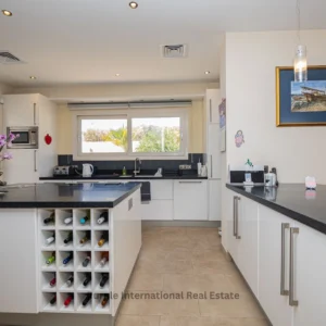 5 Bedroom House for Sale in Maroni, Larnaca District