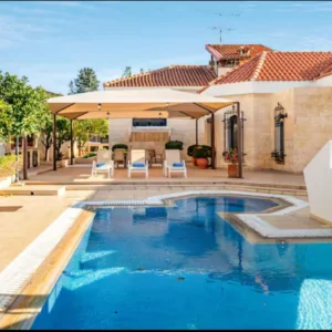 410m² House for Rent in Paphos
