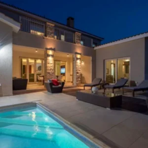 6+ Bedroom House for Sale in Paphos – Universal