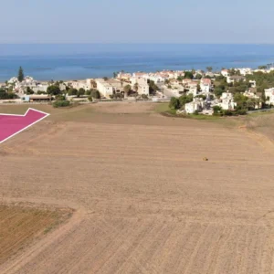Plot for Sale in Pervolia Larnacas