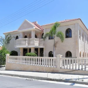 5 Bedroom House for Sale in Oroklini, Larnaca District