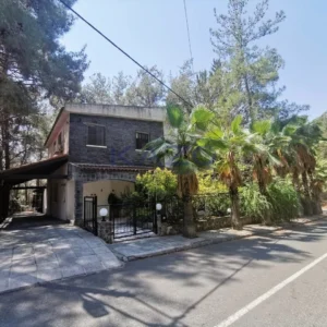 4 Bedroom House for Sale in Moniatis, Limassol District