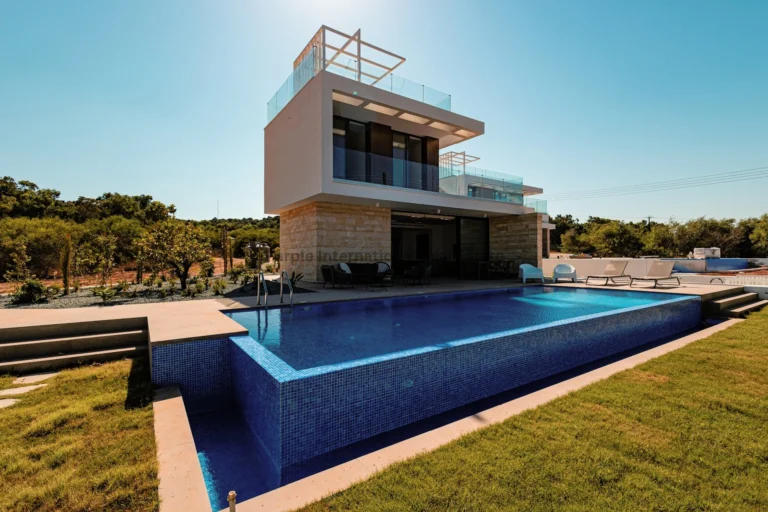Cheap Houses and Villas for Sale Famagusta up to 900000 euro