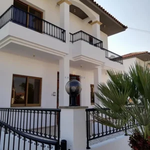 4 Bedroom House for Sale in Livadia Larnakas, Larnaca District