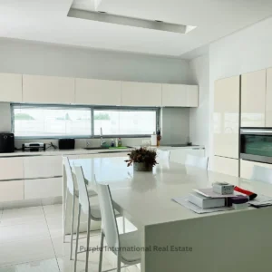5 Bedroom House for Sale in Paphos – Anavargos
