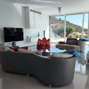 5 Bedroom House for Sale in Maroni, Larnaca District