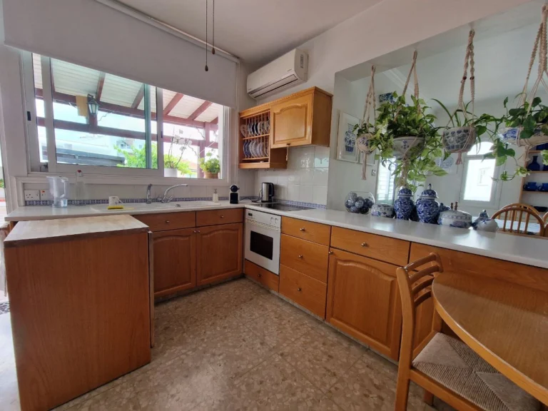 Cheap Houses and Villas for Sale Nicosia up to 600000 euro