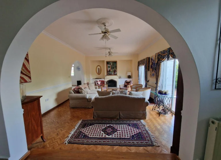 Cheap Houses and Villas for Sale Nicosia up to 600000 euro