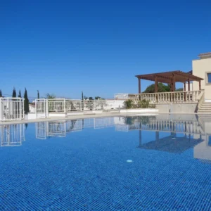 2 Bedroom Apartment for Sale in Paphos – Universal
