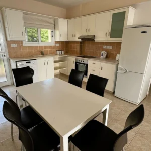 2 Bedroom Apartment for Rent in Mesa Chorio, Paphos District