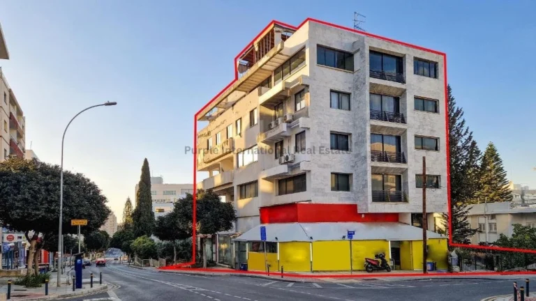 1500m² Commercial for Sale in Agioi Omologites, Nicosia District