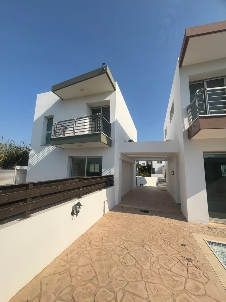 Cheap Houses and Villas for Sale Larnaca up to 300000 euro
