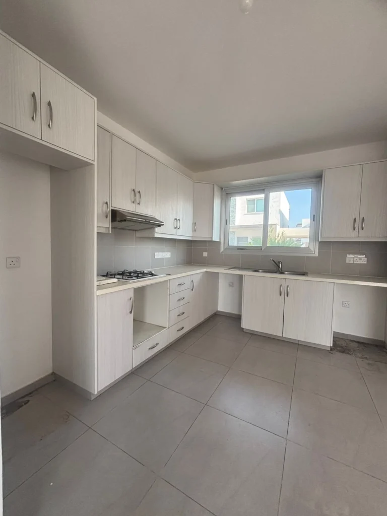 Cheap Houses and Villas for Sale Larnaca up to 300000 euro
