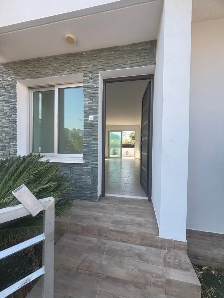 Cheap Houses and Villas for Sale Larnaca up to 300000 euro