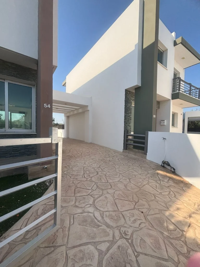 Cheap Houses and Villas for Sale Larnaca up to 300000 euro