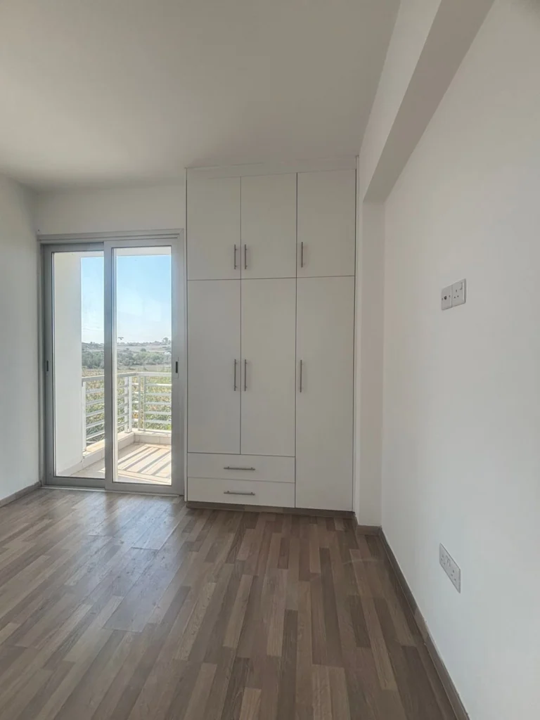 Cheap Houses and Villas for Sale Larnaca up to 300000 euro