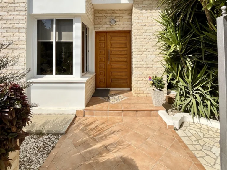 Cheap Houses and Villas for Sale Nicosia up to 500000 euro