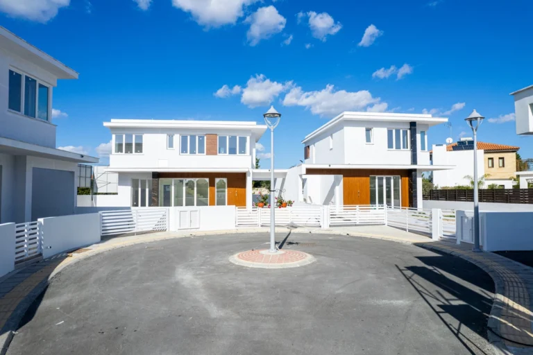 Cheap Houses and Villas for Sale Larnaca up to 700000 euro
