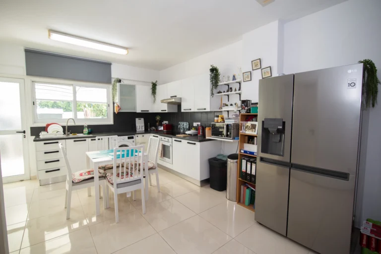 Cheap Houses and Villas for Sale Larnaca up to 300000 euro