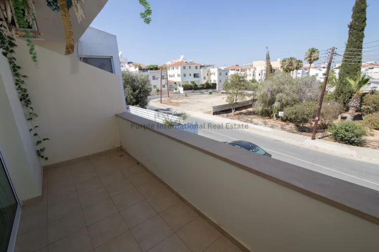 Cheap Houses and Villas for Sale Larnaca up to 300000 euro