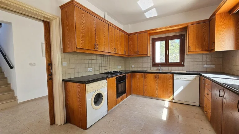 Cheap Houses and Villas for Sale Paphos up to 300000 euro