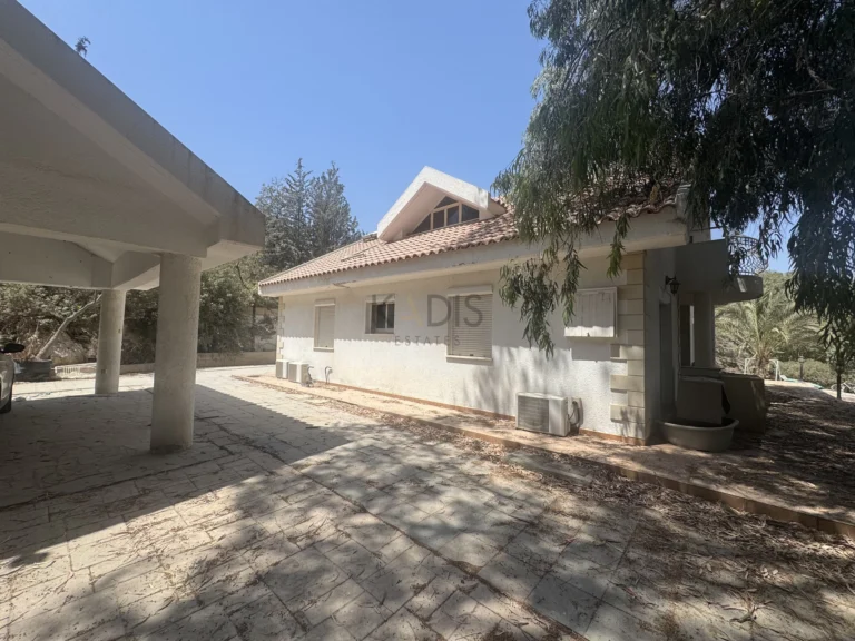 Cheap Houses and Villas for Sale Limassol up to 700000 euro