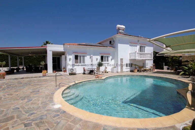 Cheap Houses and Villas for Sale Larnaca up to 500000 euro