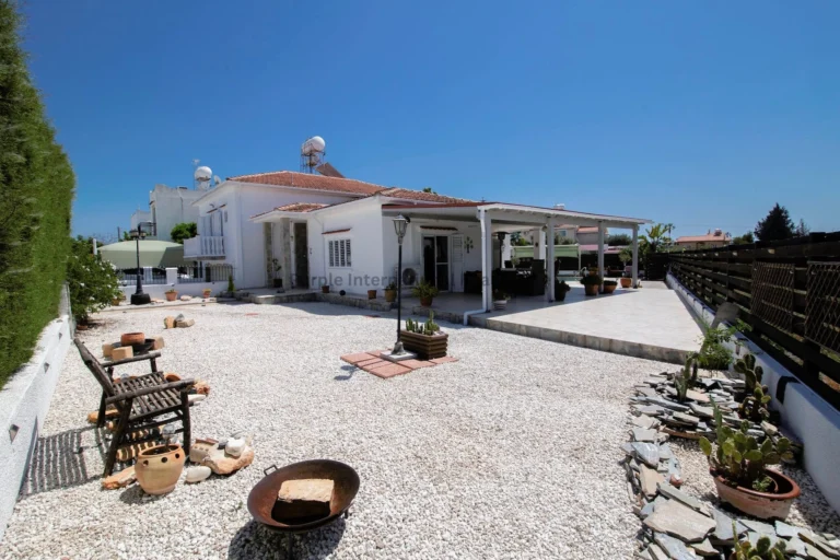 Cheap Houses and Villas for Sale Larnaca up to 500000 euro