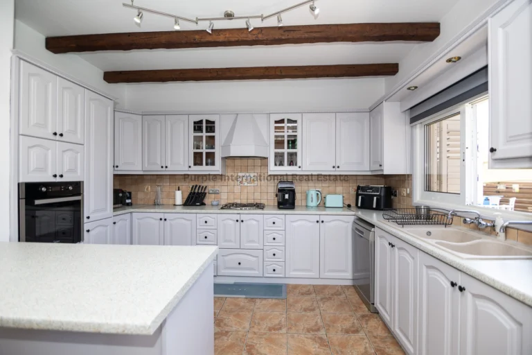 Cheap Houses and Villas for Sale Larnaca up to 500000 euro
