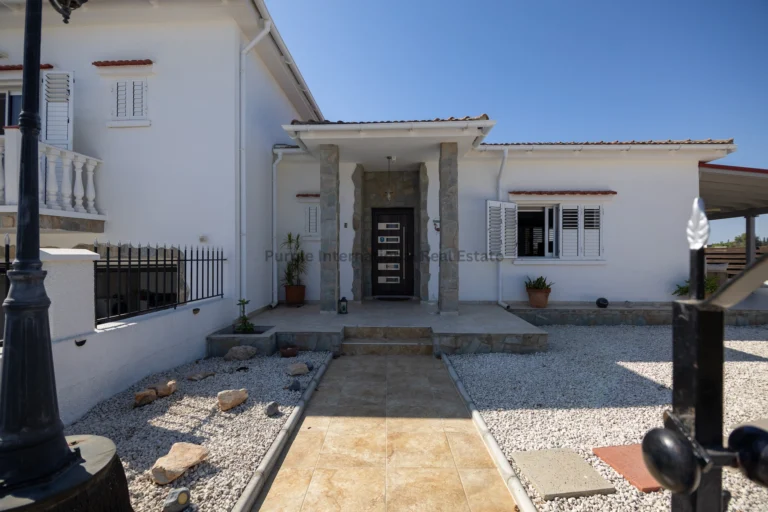 Cheap Houses and Villas for Sale Larnaca up to 500000 euro