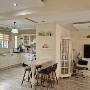 4 Bedroom Apartment for Sale in Paphos – Universal